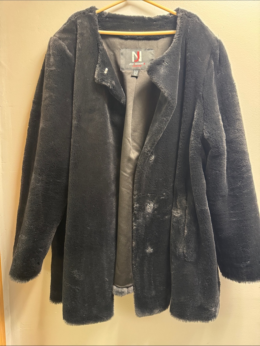 Black Teddy Faux-Fur Coat - Women's Plush Jacket